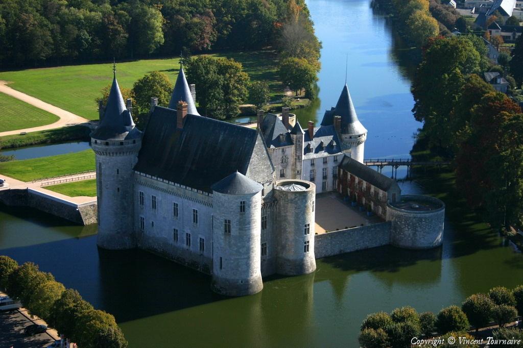 Château de Sully s/ Loire